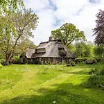 Reetdachhaus Bischoff Holiday home *